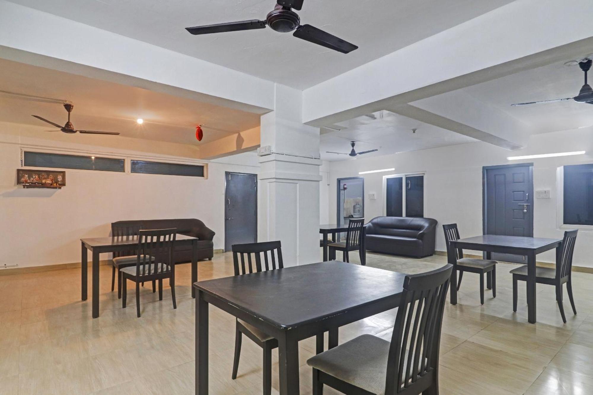 Townhouse De Alphabet Hotel Gachibowli Exterior foto