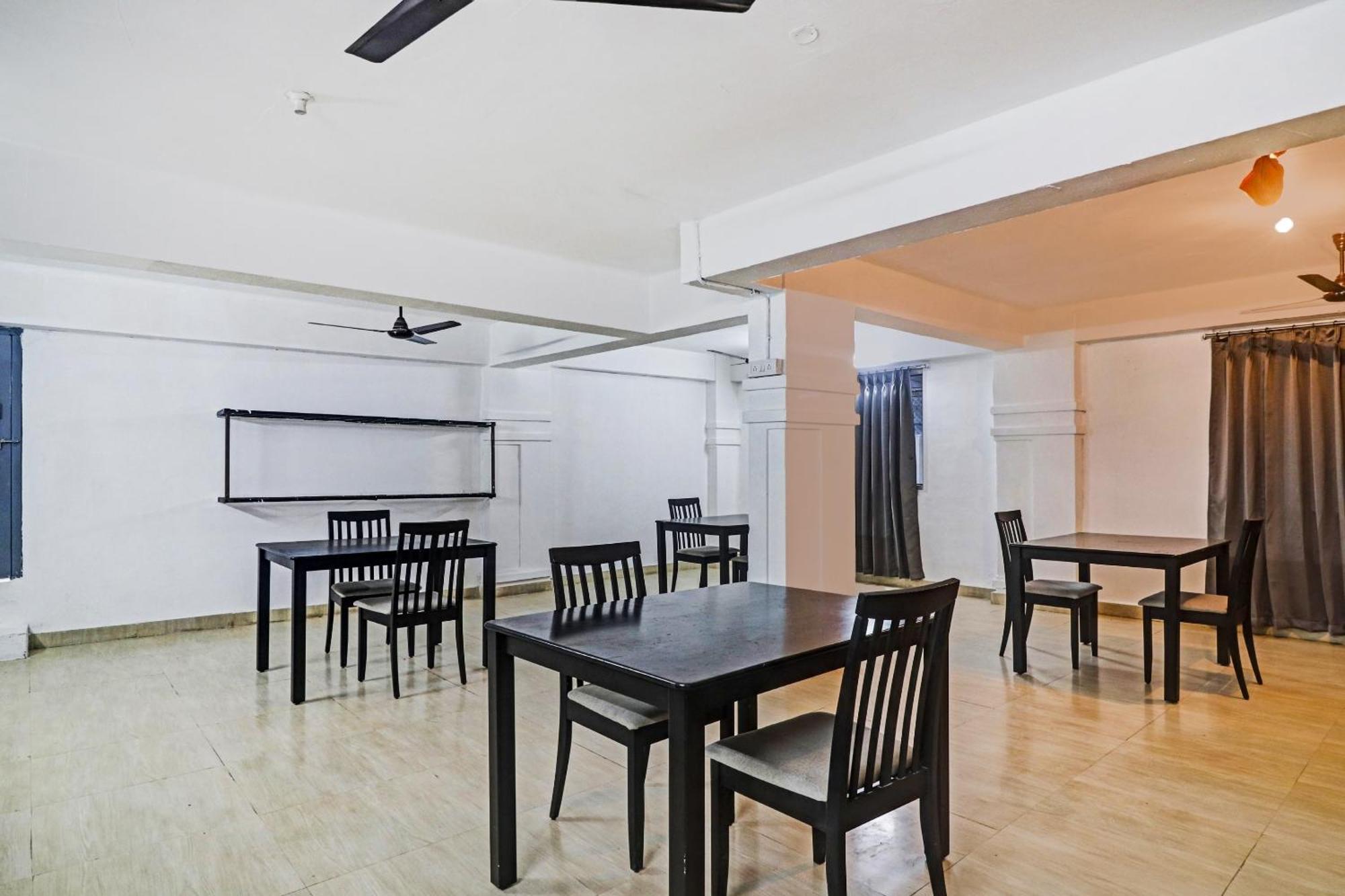 Townhouse De Alphabet Hotel Gachibowli Exterior foto